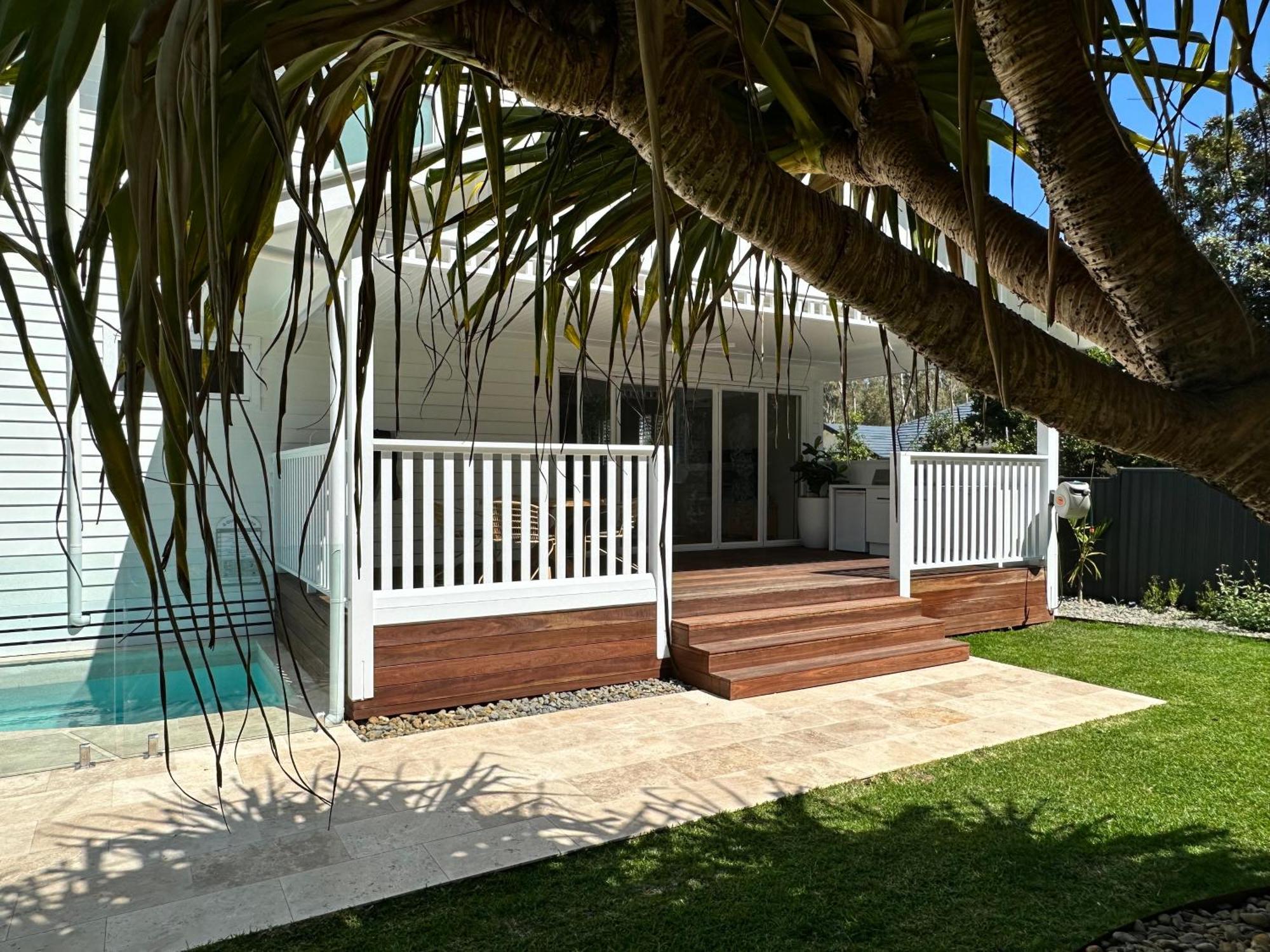 Unwind Guesthouse Teluk Byron Bagian luar foto
